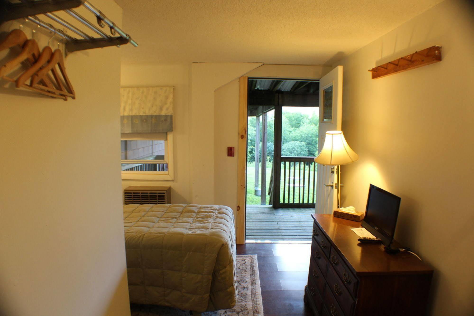 Bondville Bromley View Inn المظهر الخارجي الصورة