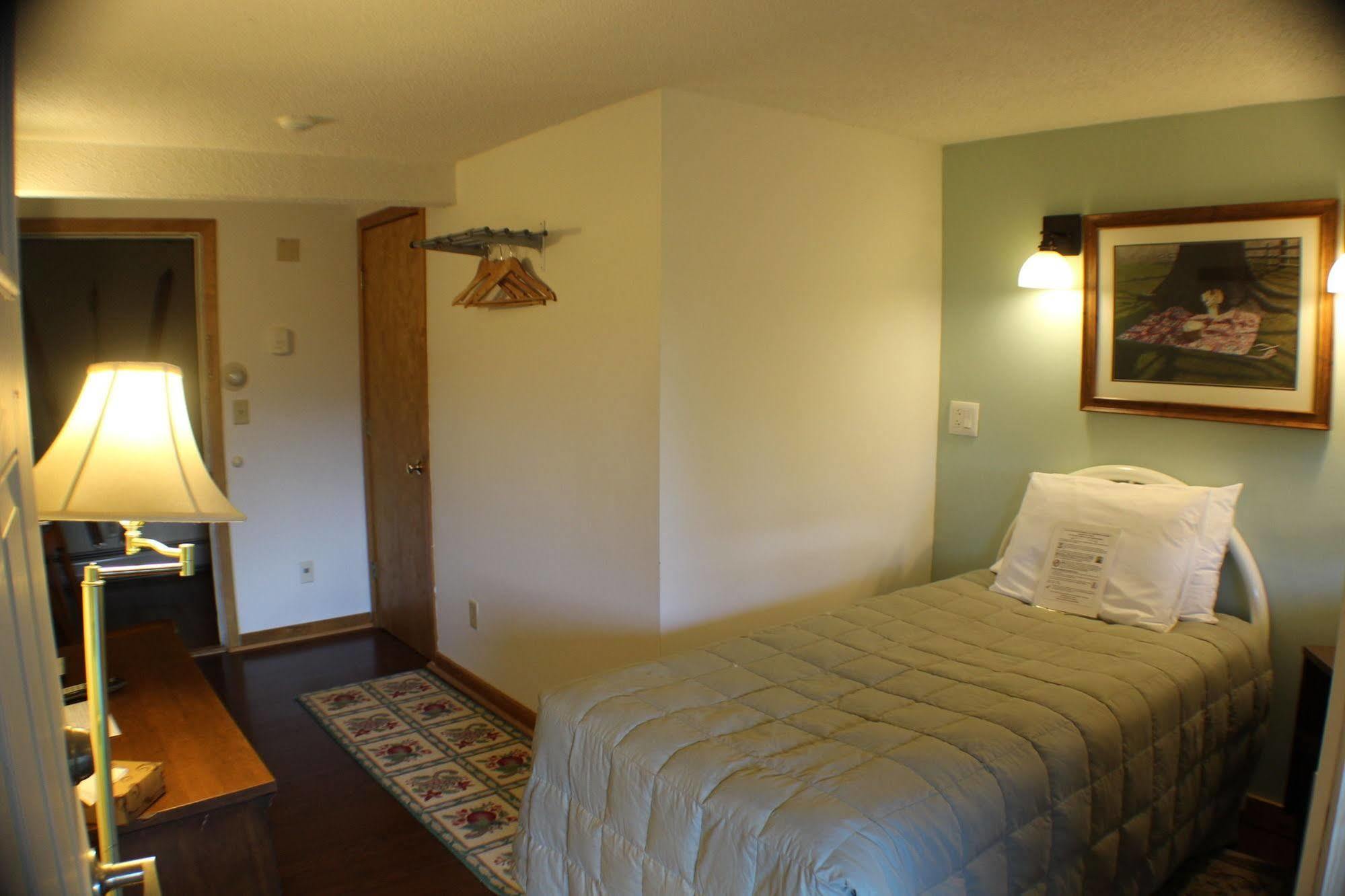 Bondville Bromley View Inn المظهر الخارجي الصورة